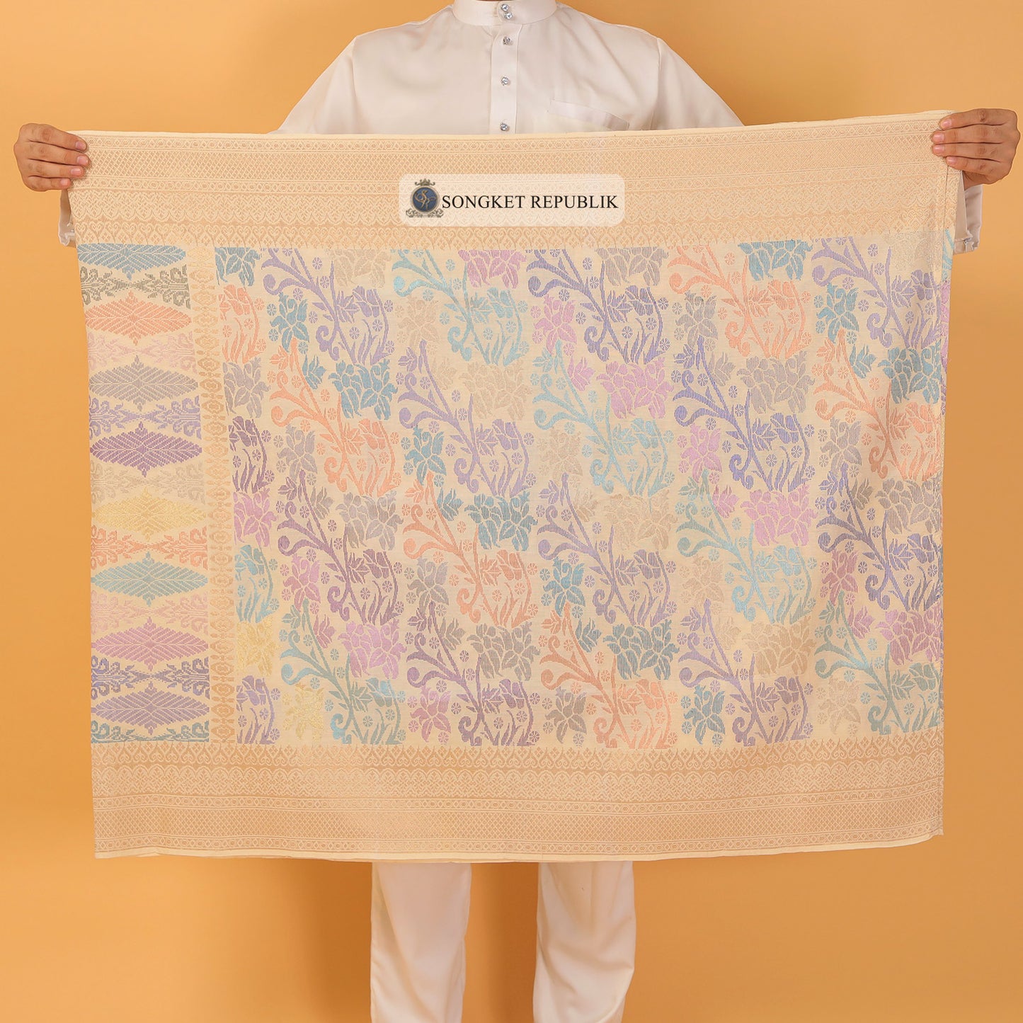 SAMPIN TAN SRI-CREAM GOLD-44
