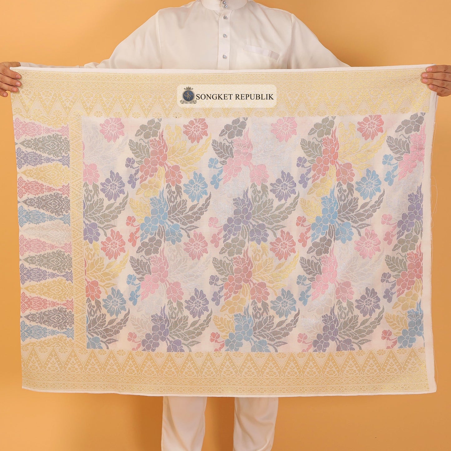 SAMPIN TAN SRI-CREAM GOLD-45