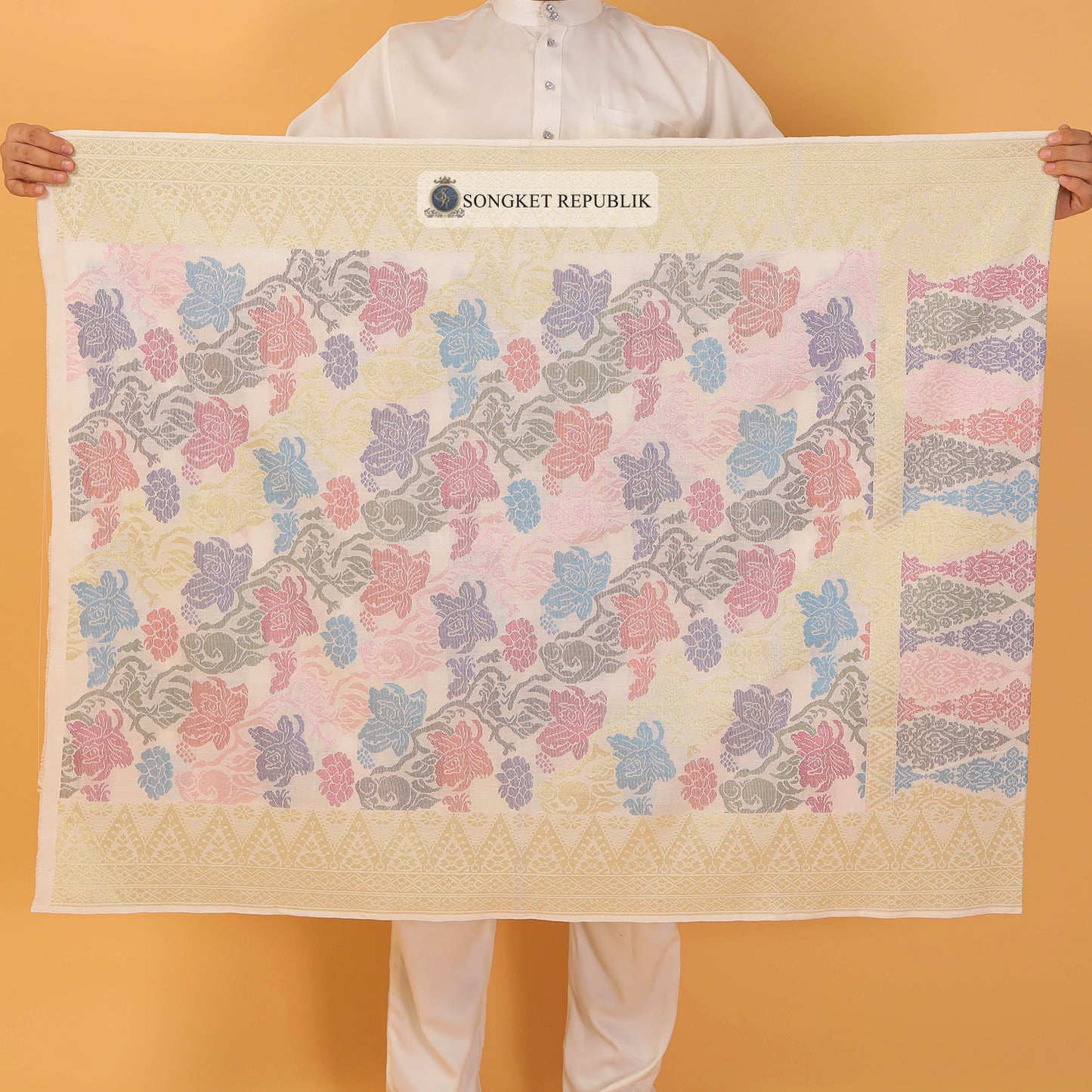 SAMPIN TAN SRI-CREAM GOLD-48