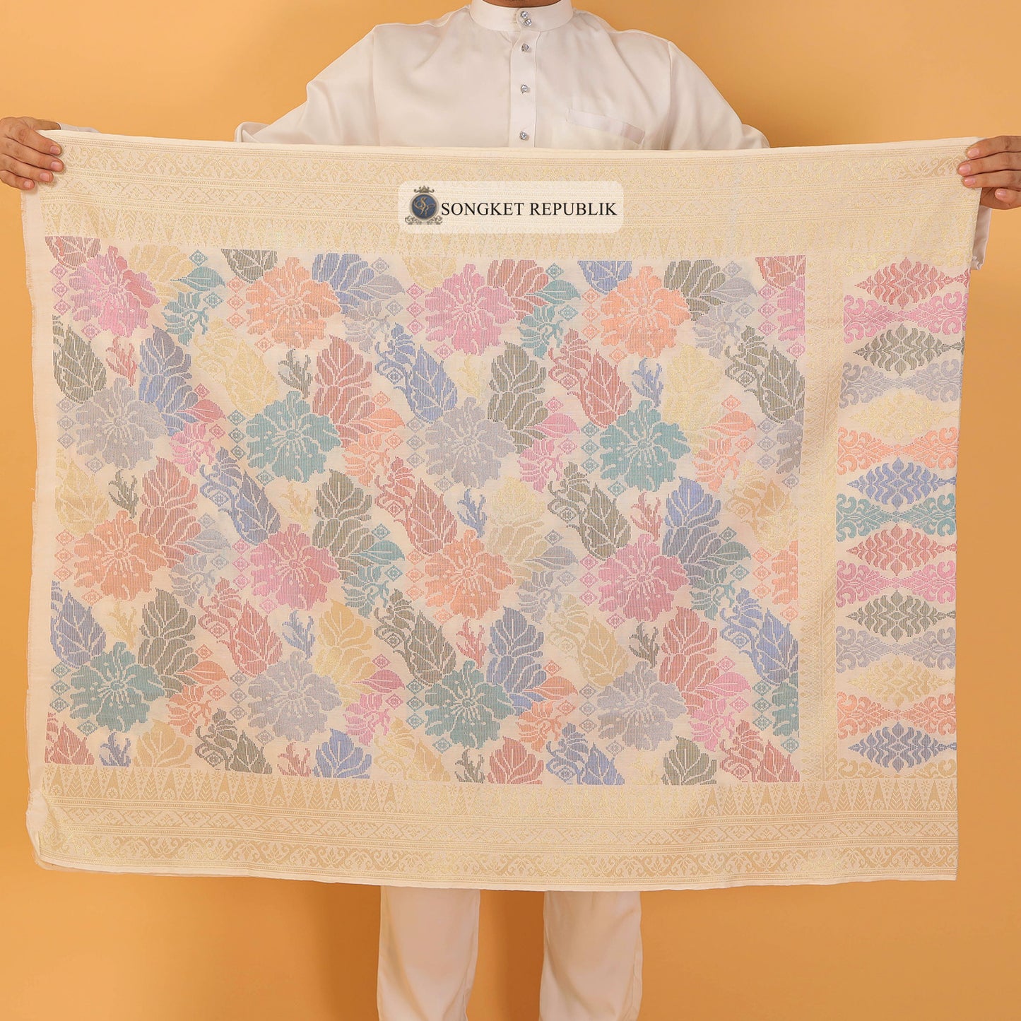 SAMPIN TAN SRI-CREAM GOLD-64