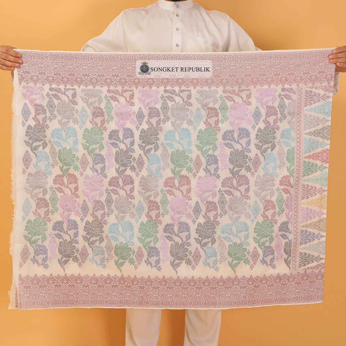 SAMPIN TAN SRI-WHITE MAROON-137